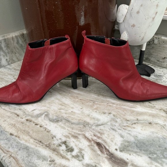 Boots - Picture 2 of 5